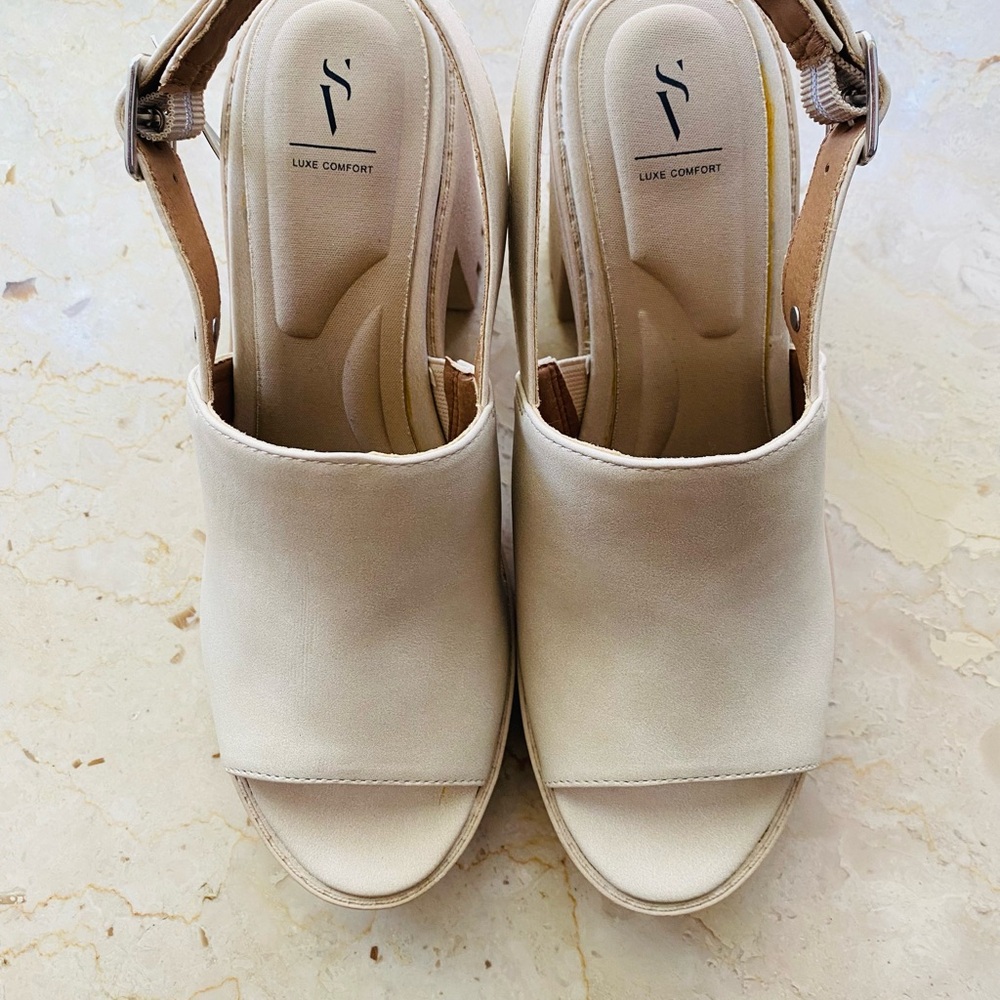 VERA WANG Rotini Women's Peep-Toe Sandals - Picture 5 of 13